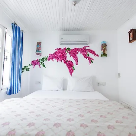 Bed & Breakfast Atli Han Alacati *